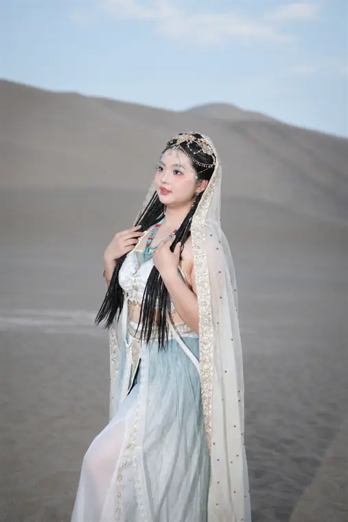 西域艺术照 · 回眸轻纱