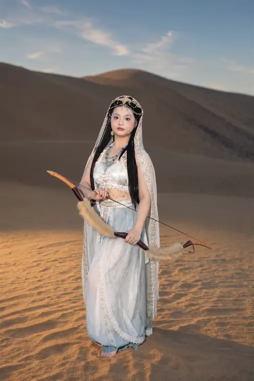西域艺术照 · 银弓远行