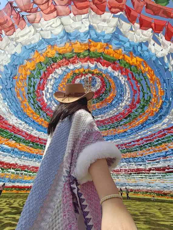 祁连草原 · 经幡穹顶自拍